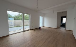 Finisat la cheie. Bucatarie inchisa. Acces asfaltat - Poză 1
