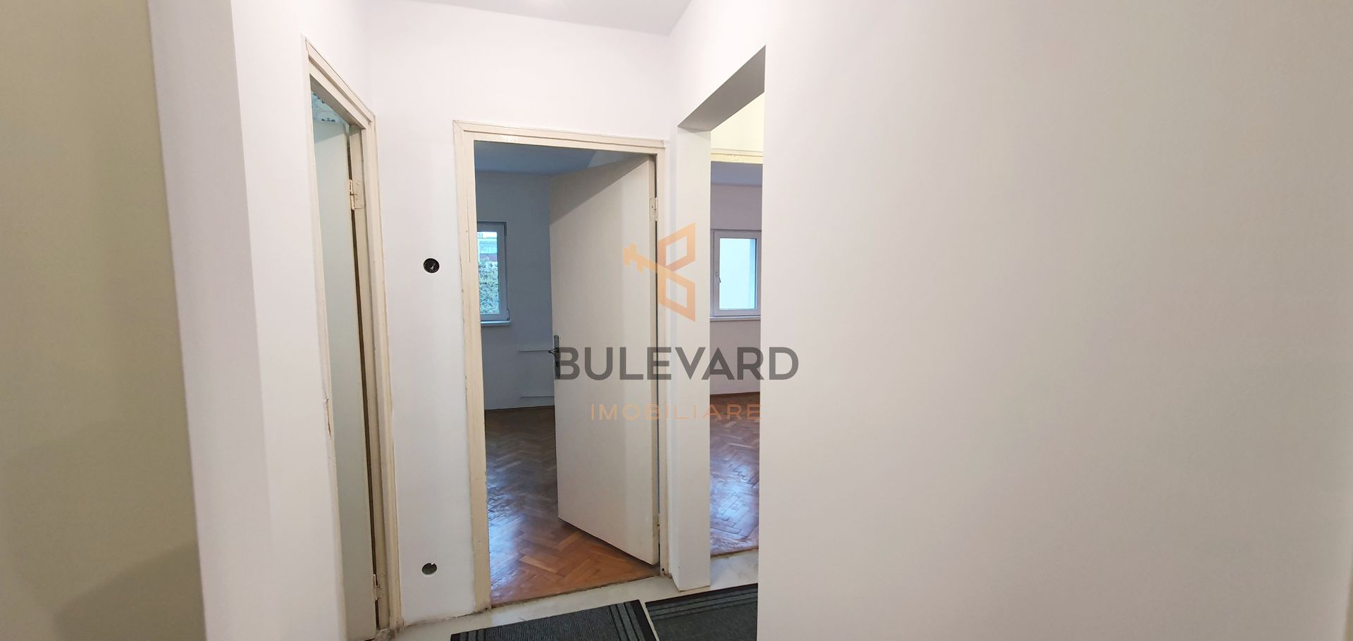 Apartament 3 camere decomandate +parcare, zona Bdl. N. Titulescu! - Poză 5