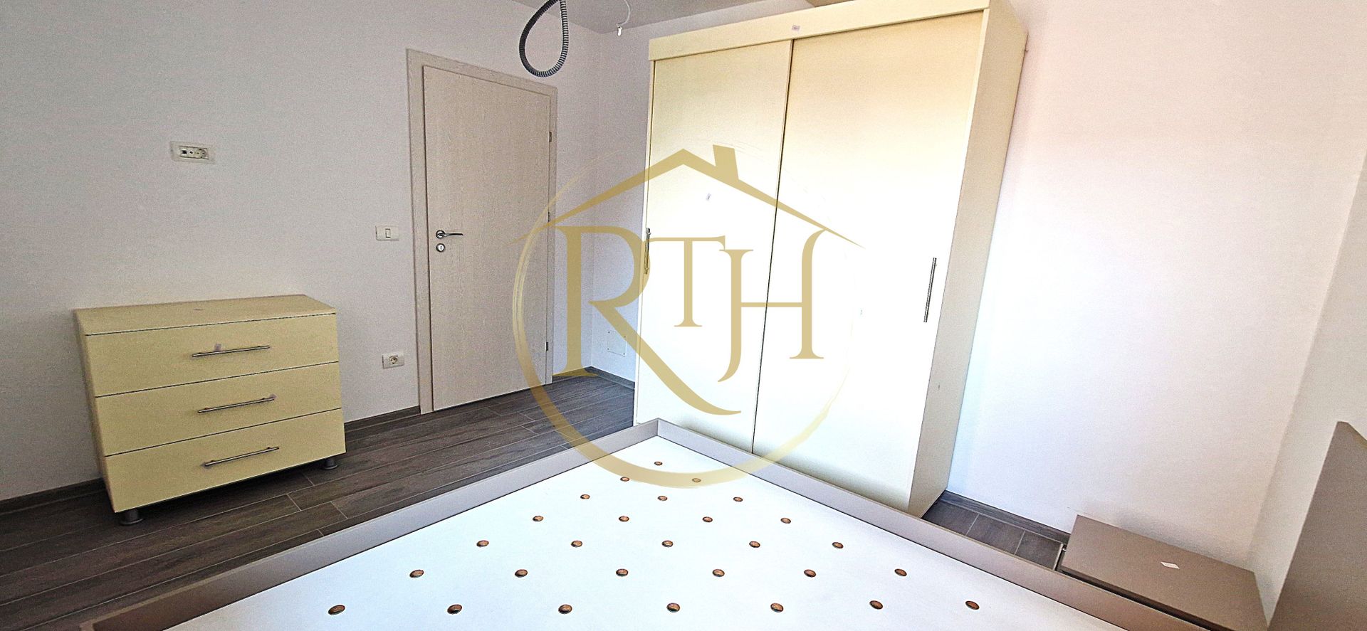 Apartament nou de vanzare, 3 camere Giarmata Vii mobilat si utilat.Comision ,,0" - Poză 8