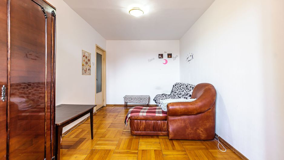 Apartament tip garsonieră, decomandat - Poză 6