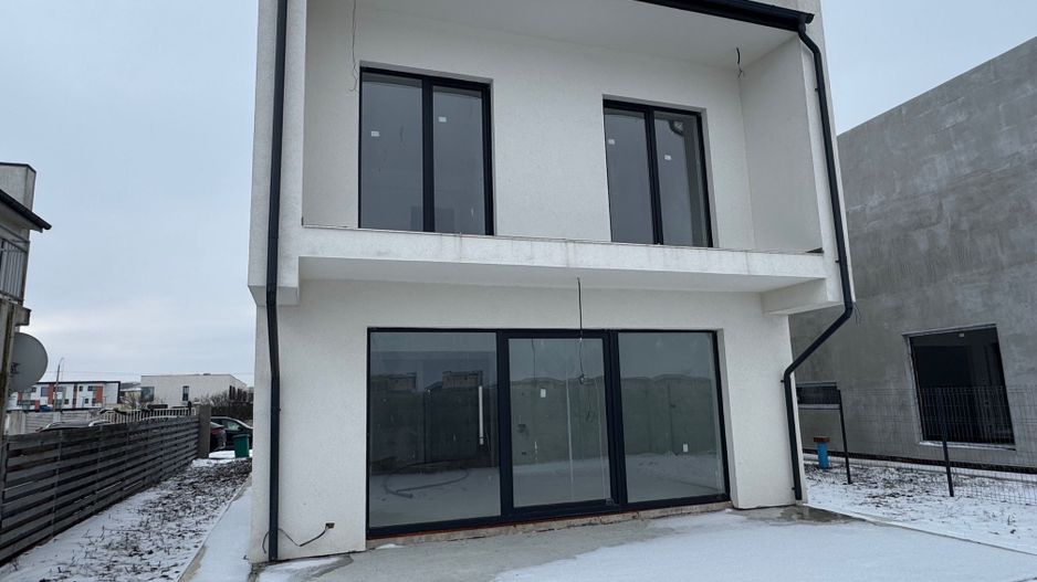 Vile PREMIUM Tunari, spatioase si luminoase - Poză 1