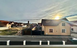 Casă individuală de vanzare  cu garaj și curte proprie – Hălchiu - Poză 28