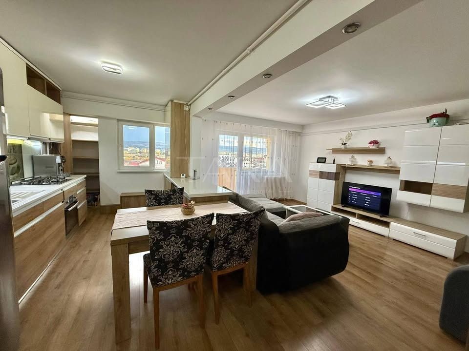 Apartament 4 camere, decomandat, Mărăști, aproape de Iulius Mall. - Poză 2