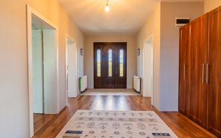 Proprietate spectaculoasă în Câmpenești de vanzare - Poză 7