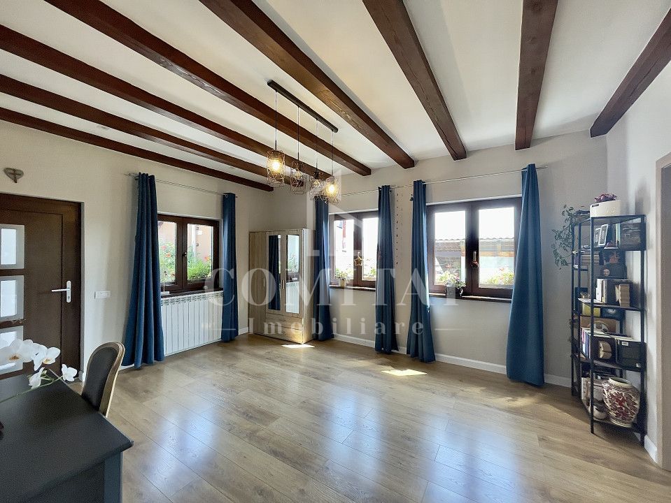 Casă cochetă cu teren generos și panoramă Chinteni - Poză 5