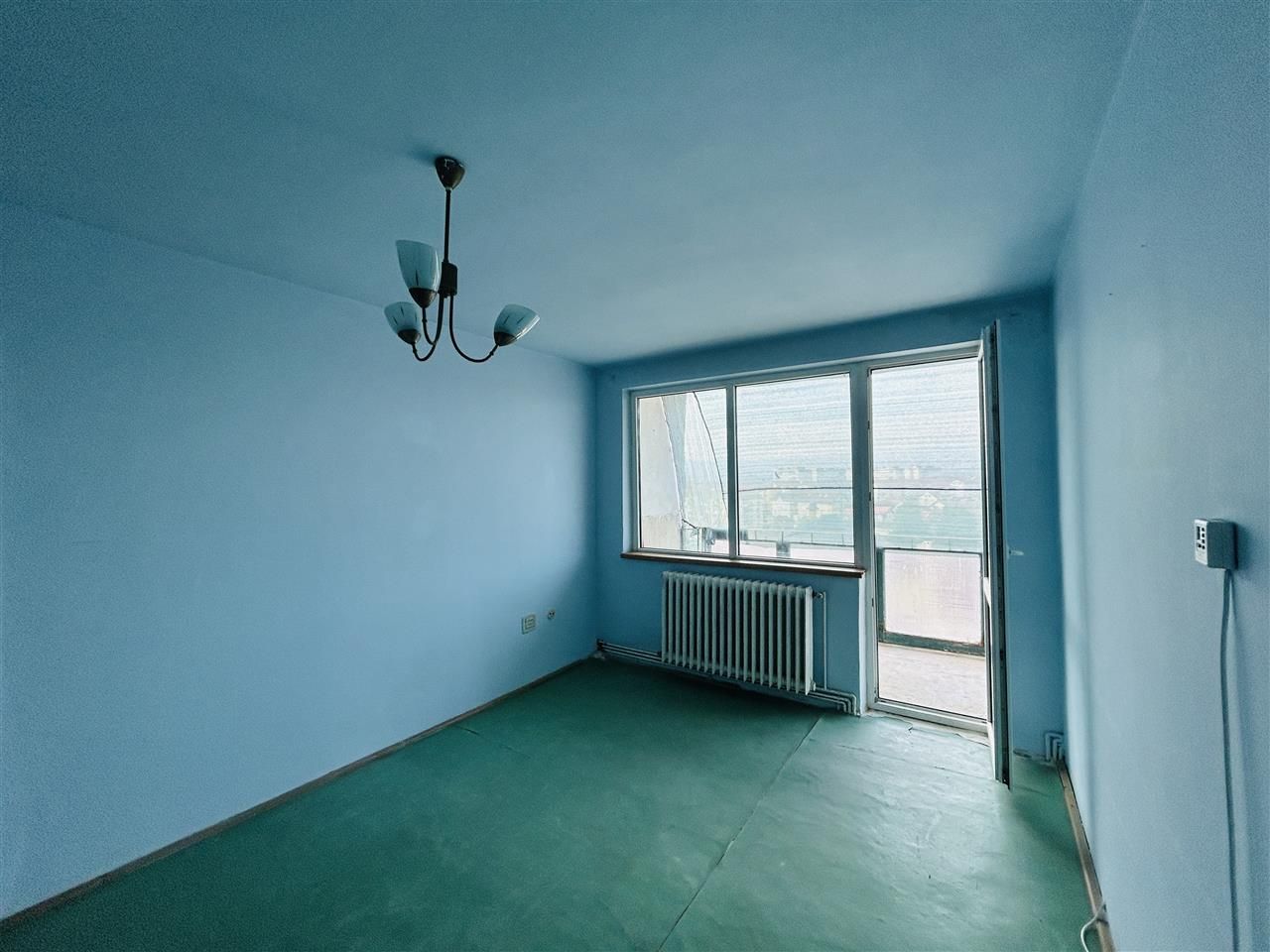 Apartament de vanzare 2 camere cu balcon mare și pivniță, zona Rahovei - Poză 3