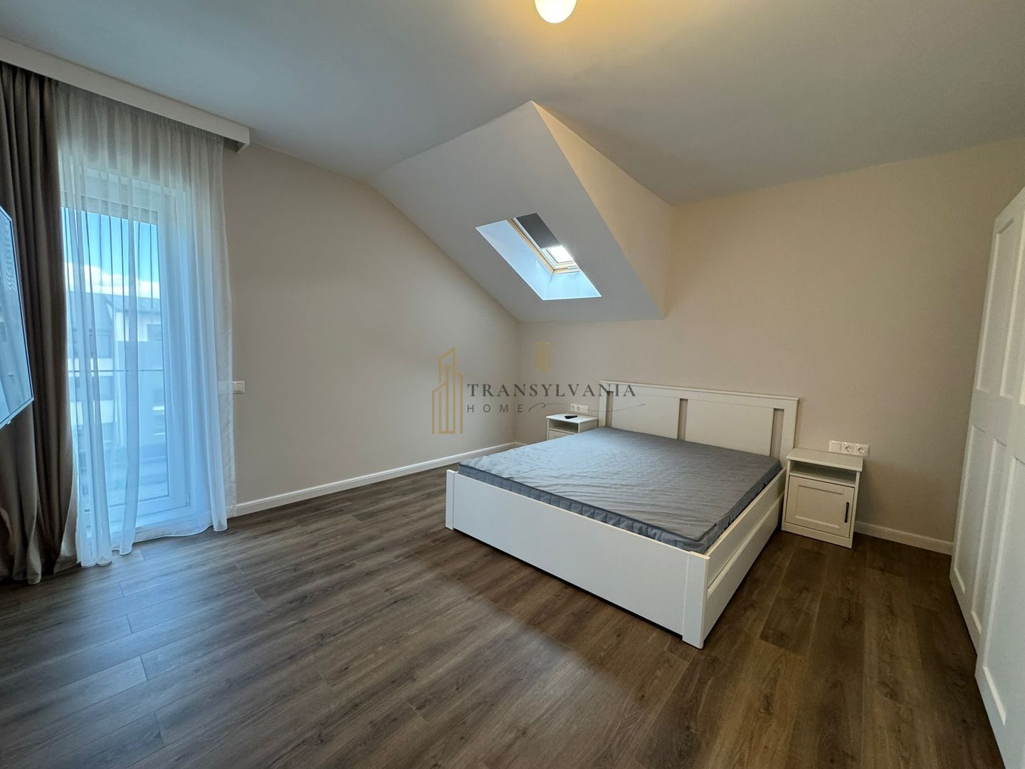 Apartament 3 camere, modern, suprafata generoasa - Poză 18