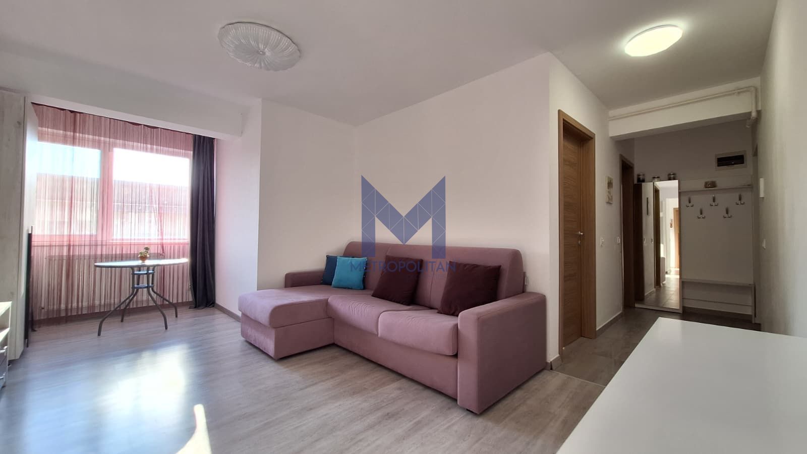 Apartament 3 camere elegant, imobil nou, parcare inclusă - Poză 2