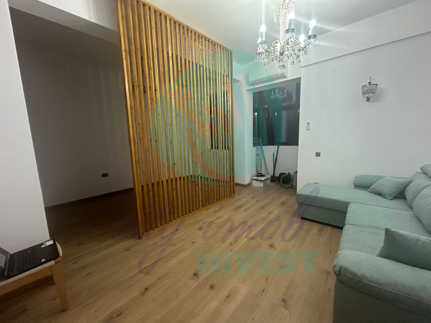 Garsoniera renovata intr-o zona boema - Poză 2