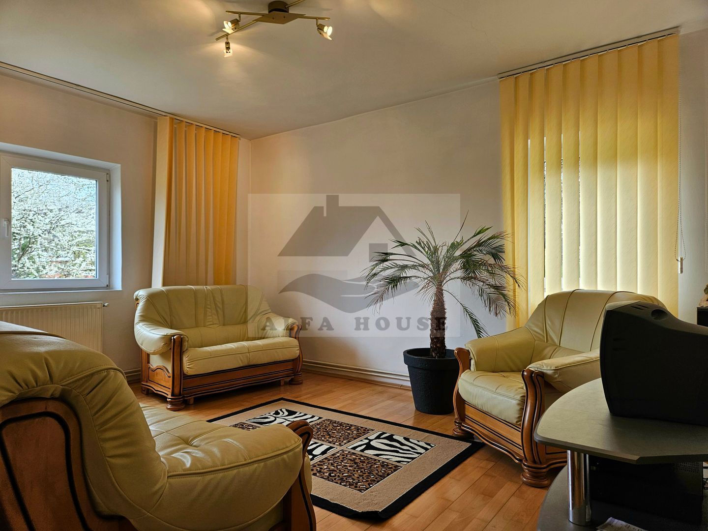 Apartament cu doua camere, zona Racadau 50 mp - Poză 1