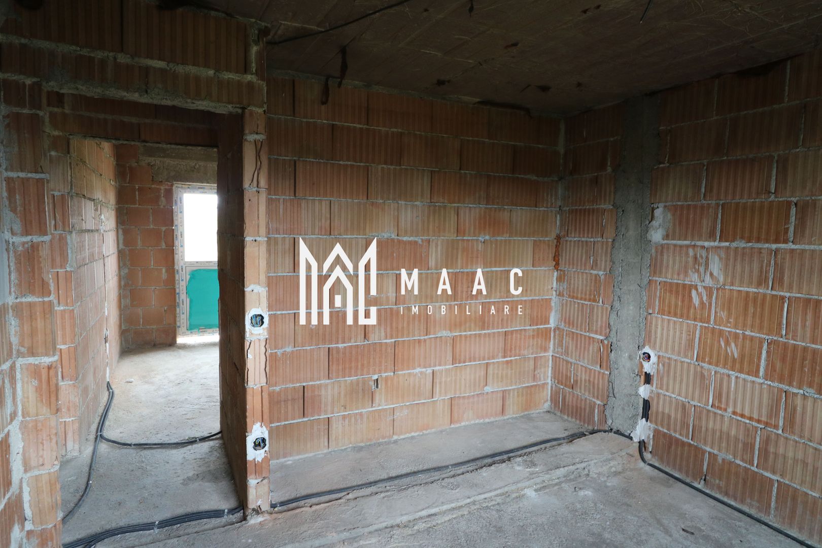 Casa 4 camere | 2 bai, 2 dressing-uri | Zona Veterani - Poză 1