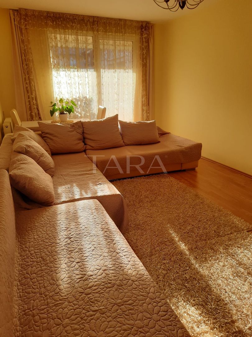 Apartament decomandat cu 2 camere, terasă de 13 mp, zona Eroilor. - Poză 1