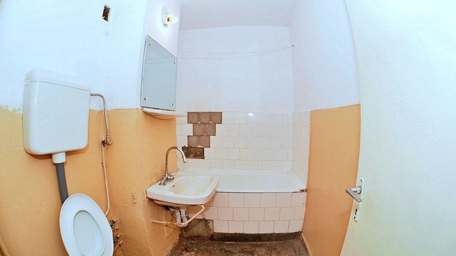 Vanzare apartament 3 camere, decomandat, etaj 2, Gavana - Poză 8