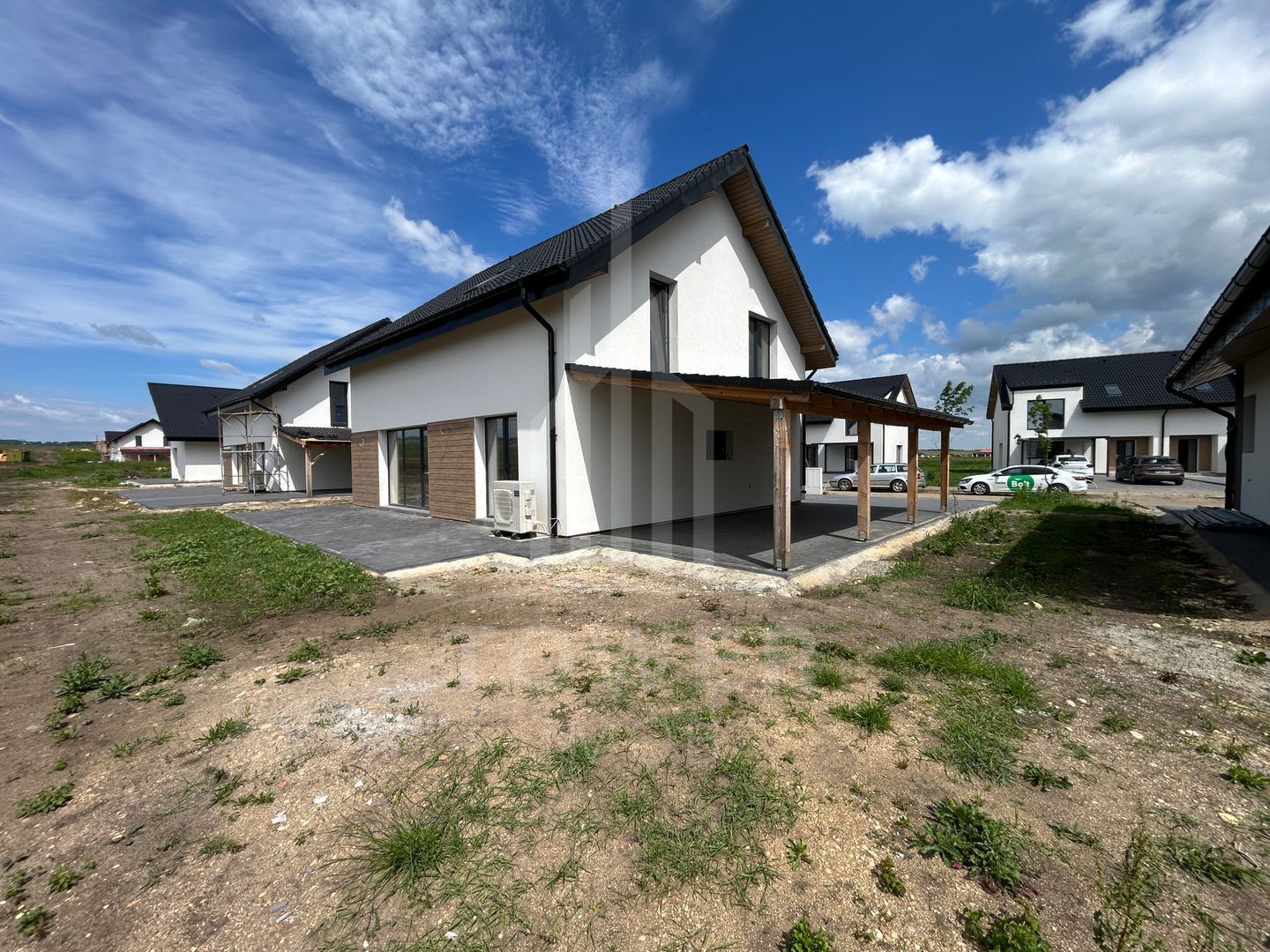 Casă INDEPENDENTĂ ENERGETIC individuală în CARTIER NOU - Poză 2