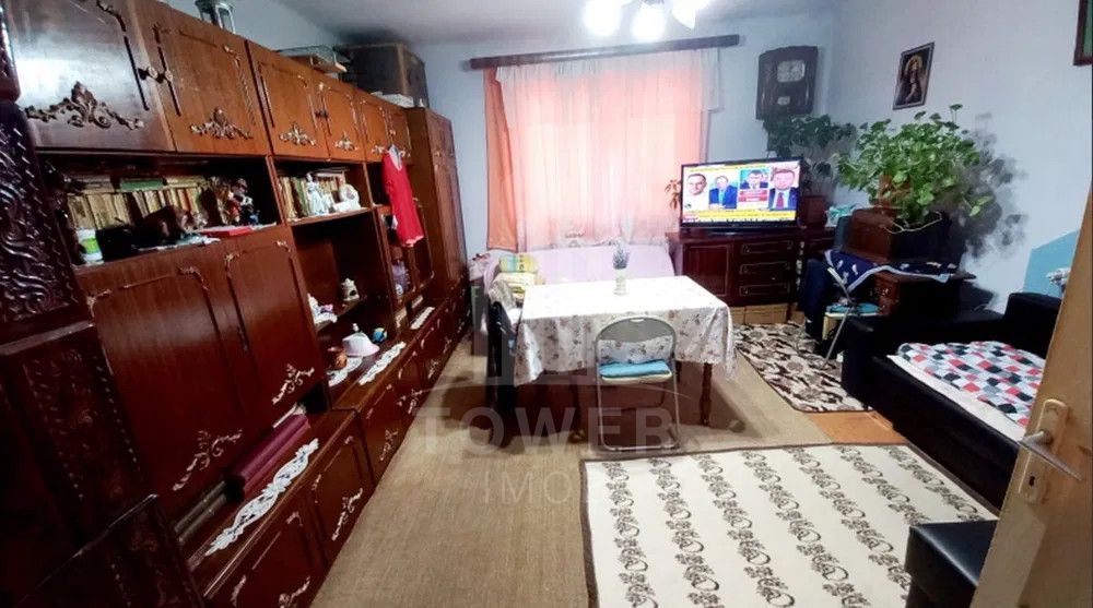 Casa tip duplex 2 camere de vanzare singur in curte Vasile Aaron - Poză 1