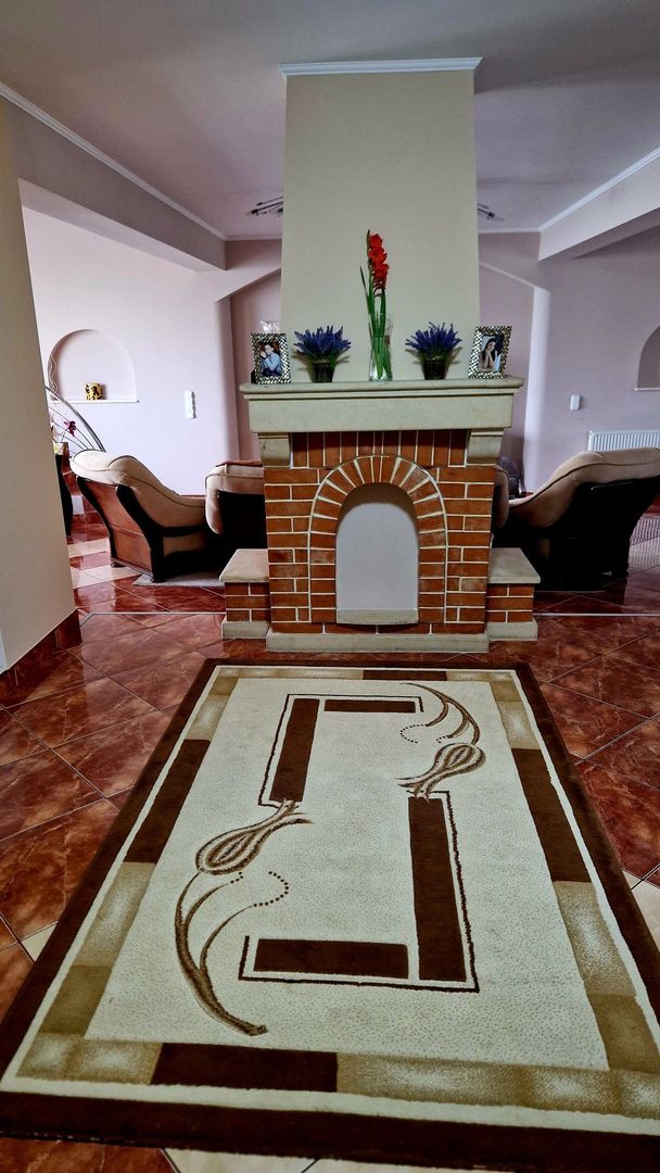 Vand casă  350 mp cu teren 55 arii in localitatea Iojib - Poză 5