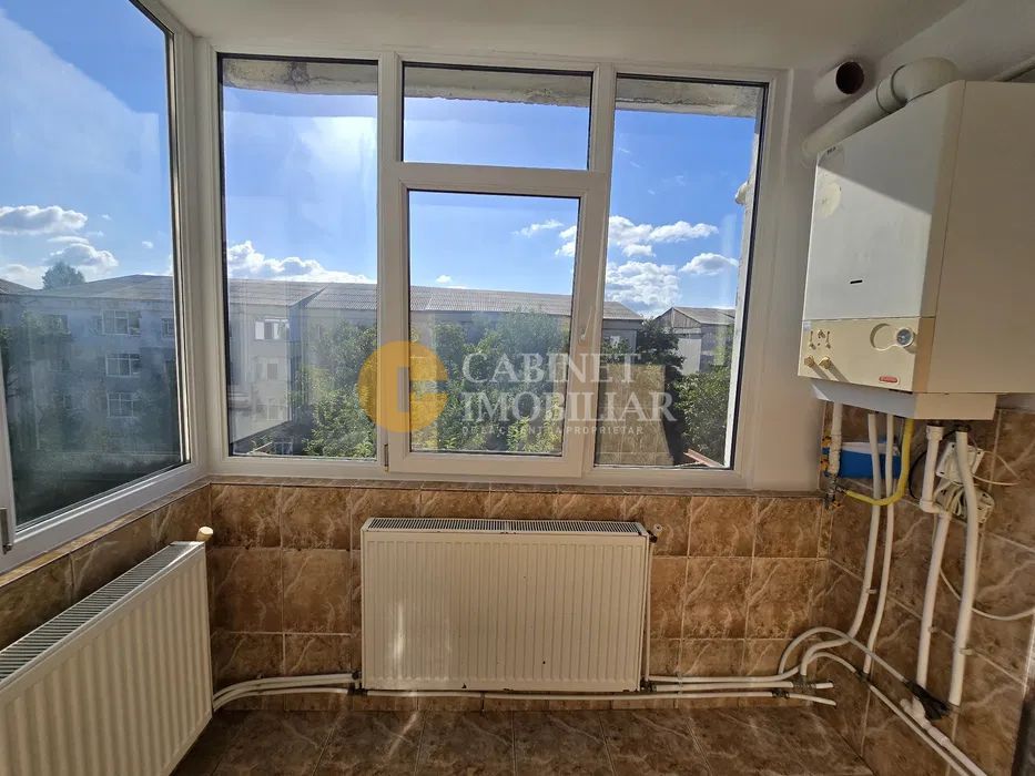 Apartament 3 camere, decomandat - zona Galata - Poză 8