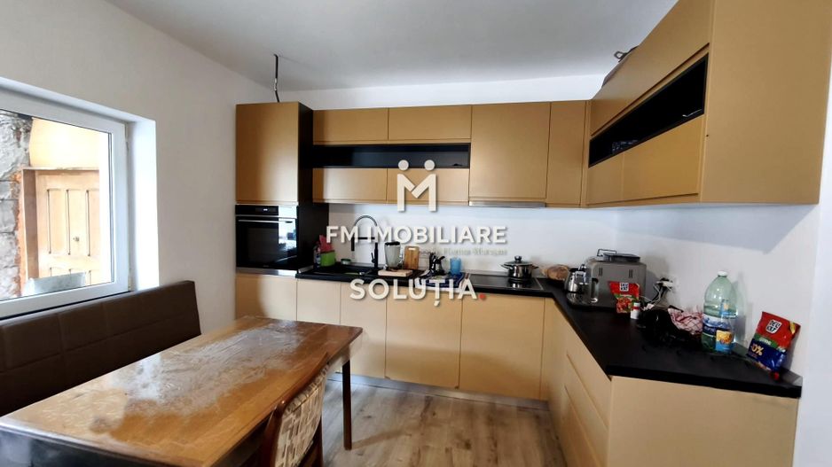 Casa Mocira, locație excelentă! - Poză 1