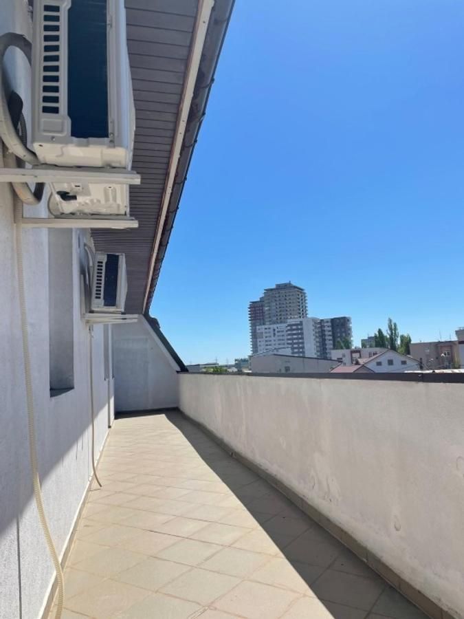 Apartament superb cu trei camere, Aparatorii Patriei, 124.000 € - Poză 12