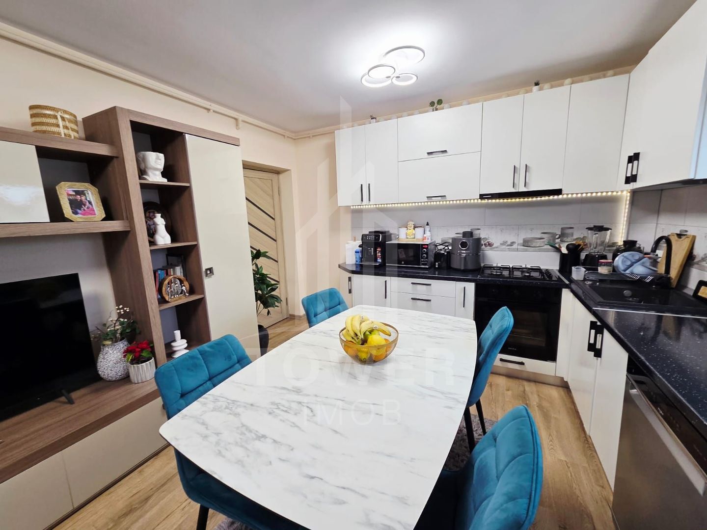 Apartament 3 camere cu grădină proprie de 66 mp și 2 locuri de parcare - Poză 1