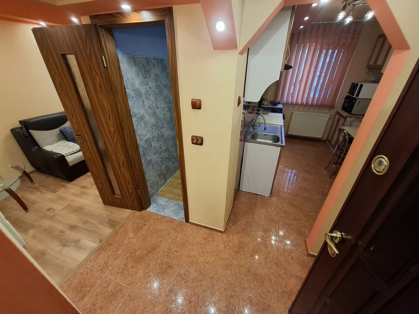 2 camere, etaj 2, modernizat, Sagului - Poză 1