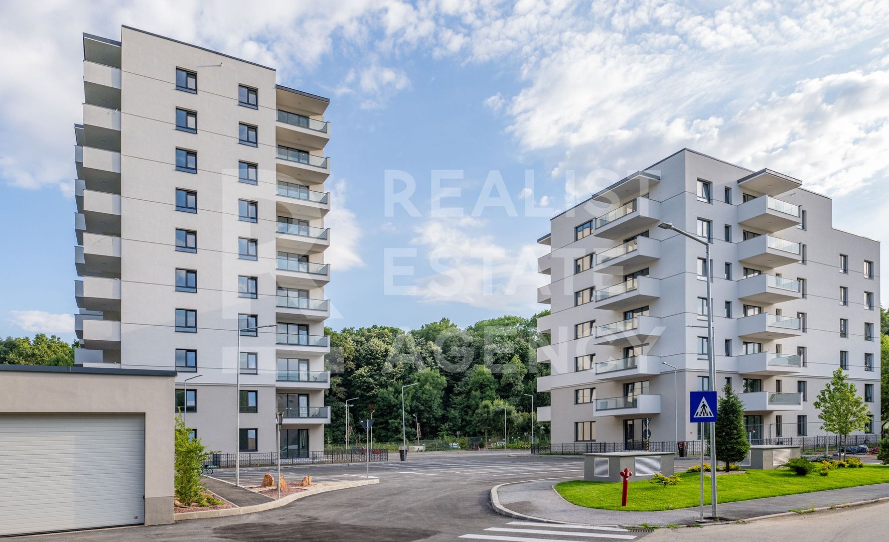 Apartament 3 camere de vânzare în nordul capitalei, lângă pădure - Poză 1