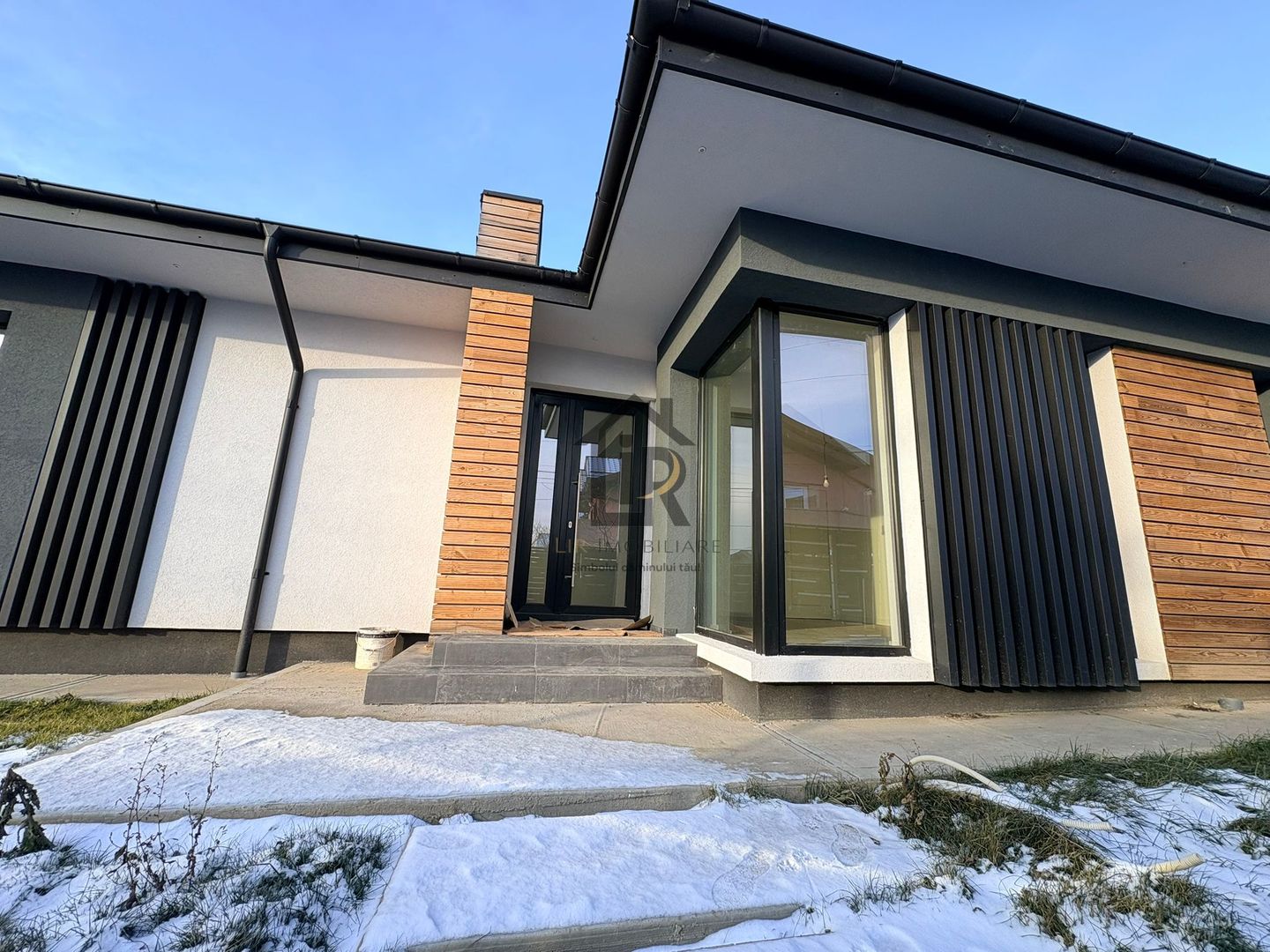 Casa individuala plan parter 4 camere zero comision -Miroslava - Poză 1