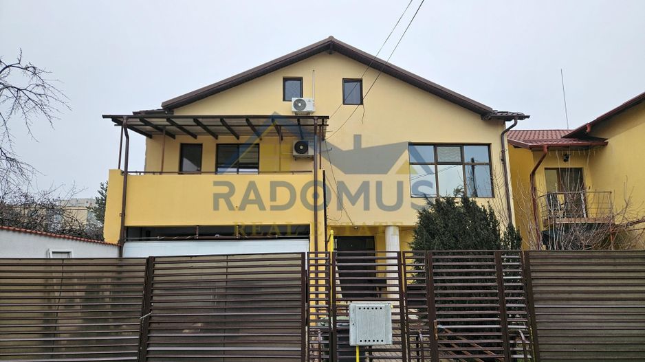 Vilă spațioasă, central, ideală pentru activități comerciale/birouri - Poză 1