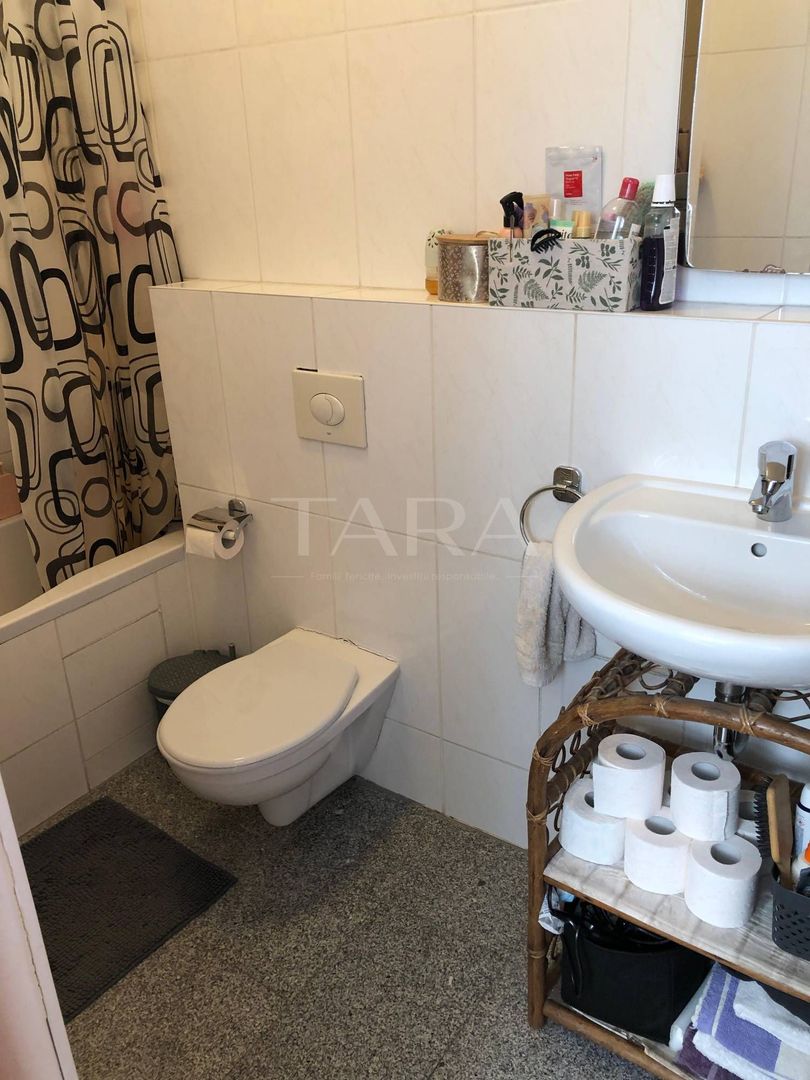 Apartament la mansardă, cu scară interioară. - Poză 4