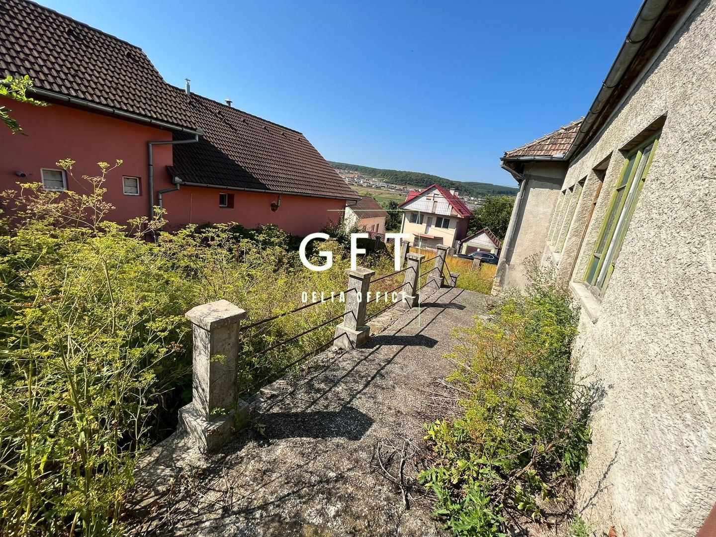 TEREN INTRAVILAN + CASA IN CHINTENI - Poză 4