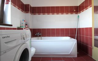 Centrala proprie, bucatarie inchisa si balcon spatios; posibilitate decontare - Poză 13