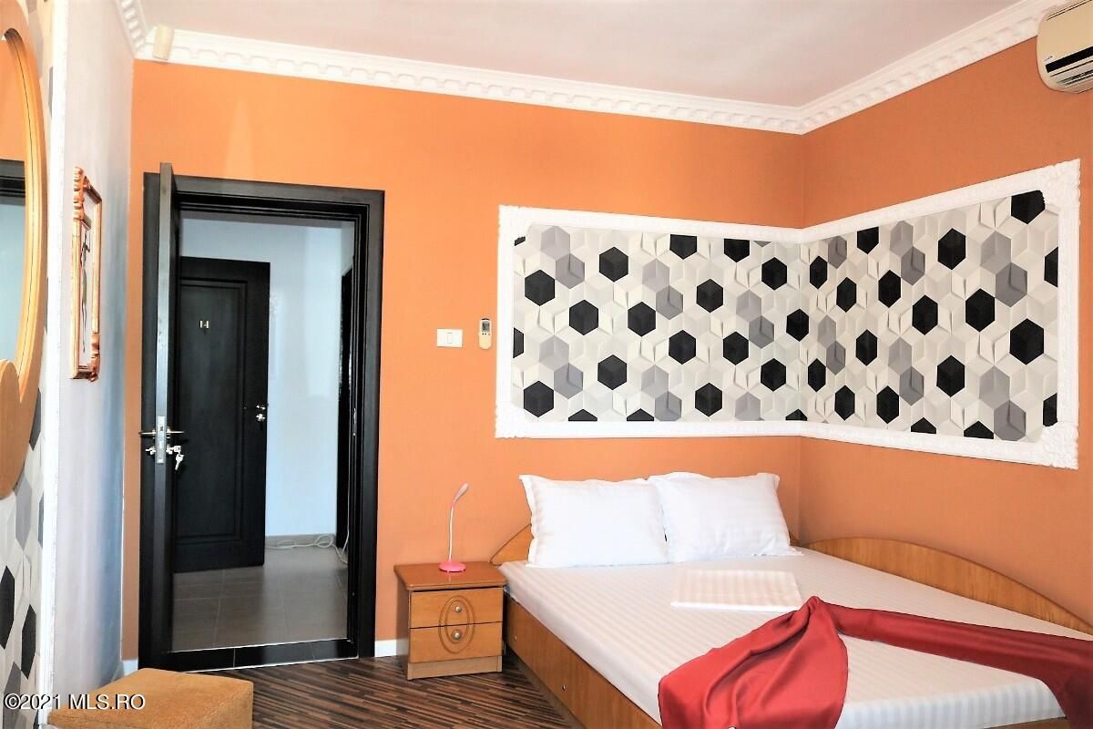 Mamaia Nord - Langa Mare, pensiune la cheie, 11 camere, 9 bai! - Poză 61