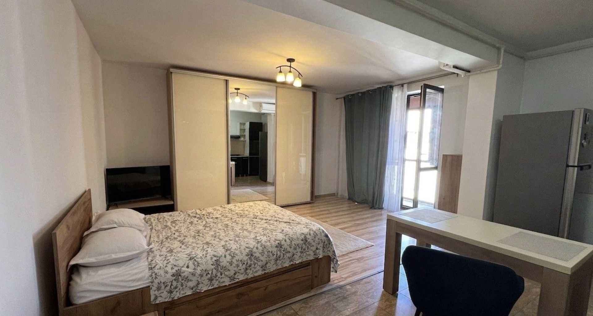 Garsoniera centrala proprie, loc parcare, Apusului Rezidential, Pacii - Poză 1