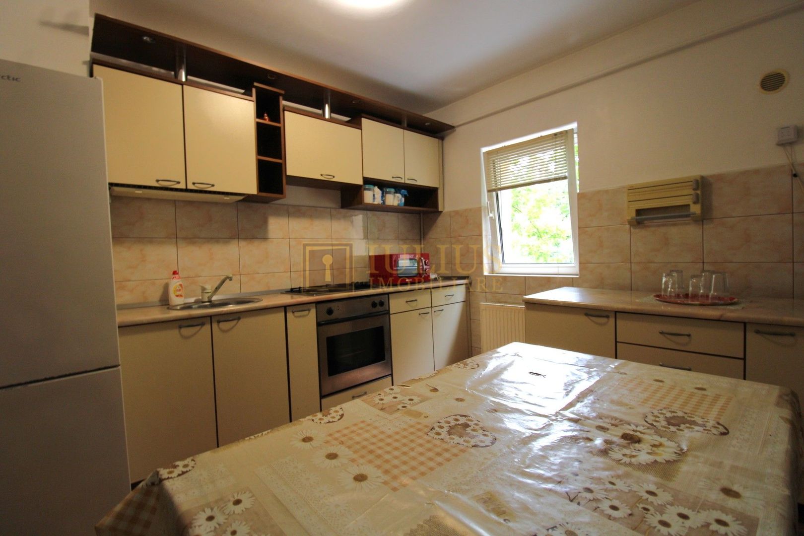 Apartament spatios, 3 camere, 2 bai, ideal pentru studenti - Poză 7