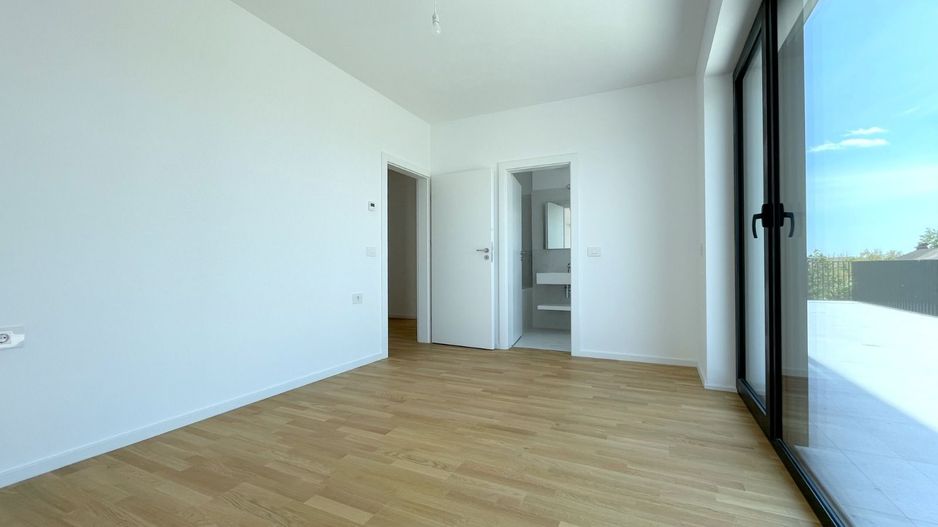 Apartment 3 camere cu terasa de 46 mp - Poză 4