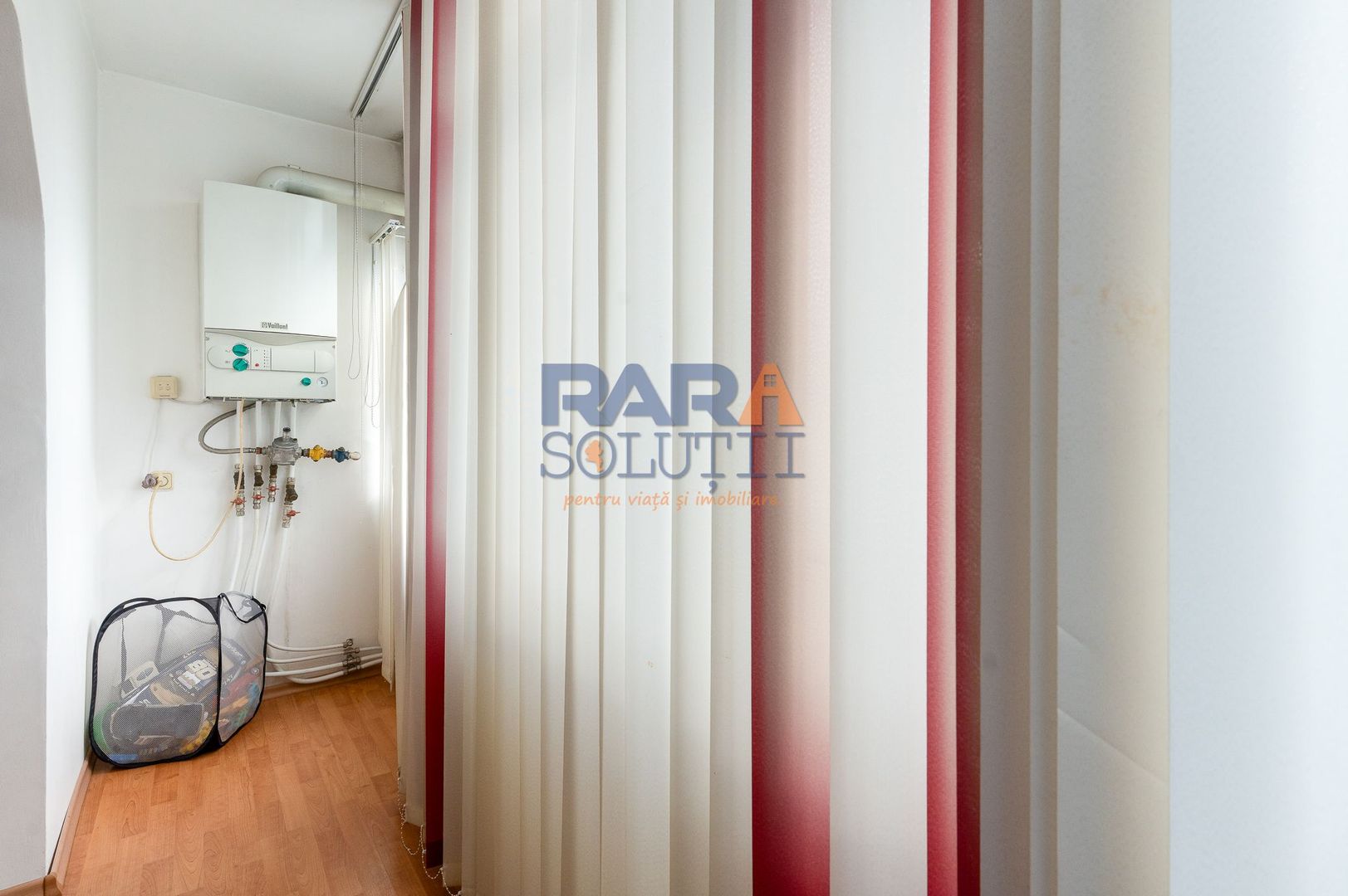 Apartament 3 camere, două băi - Str. Bogdan Dragoș - Poză 9