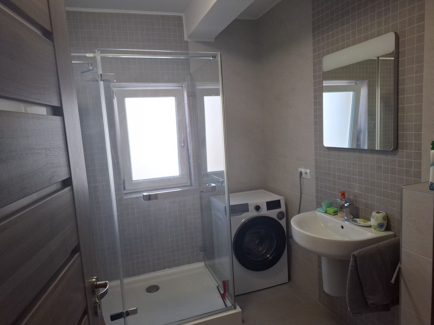 Apartament doua camere + mansarda, Selimbar, str. Brana - Poză 1