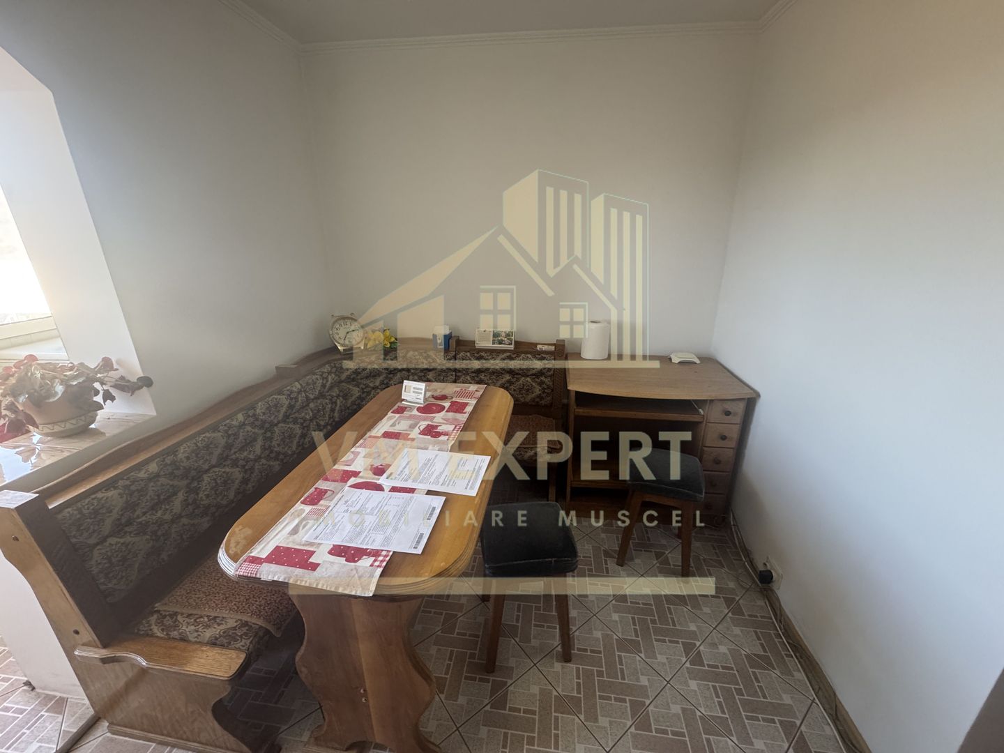 APARTAMENT 3 CAMERE ETAJ 4 GRUI CAMPULUNG - Poză 9