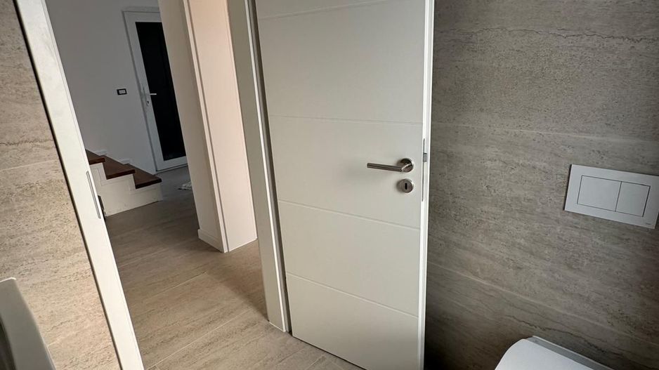 Duplex despărțit prin perete dublu/ Garaj - Poză 11