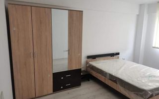 închiriez apartament cu o camera - Poză 1