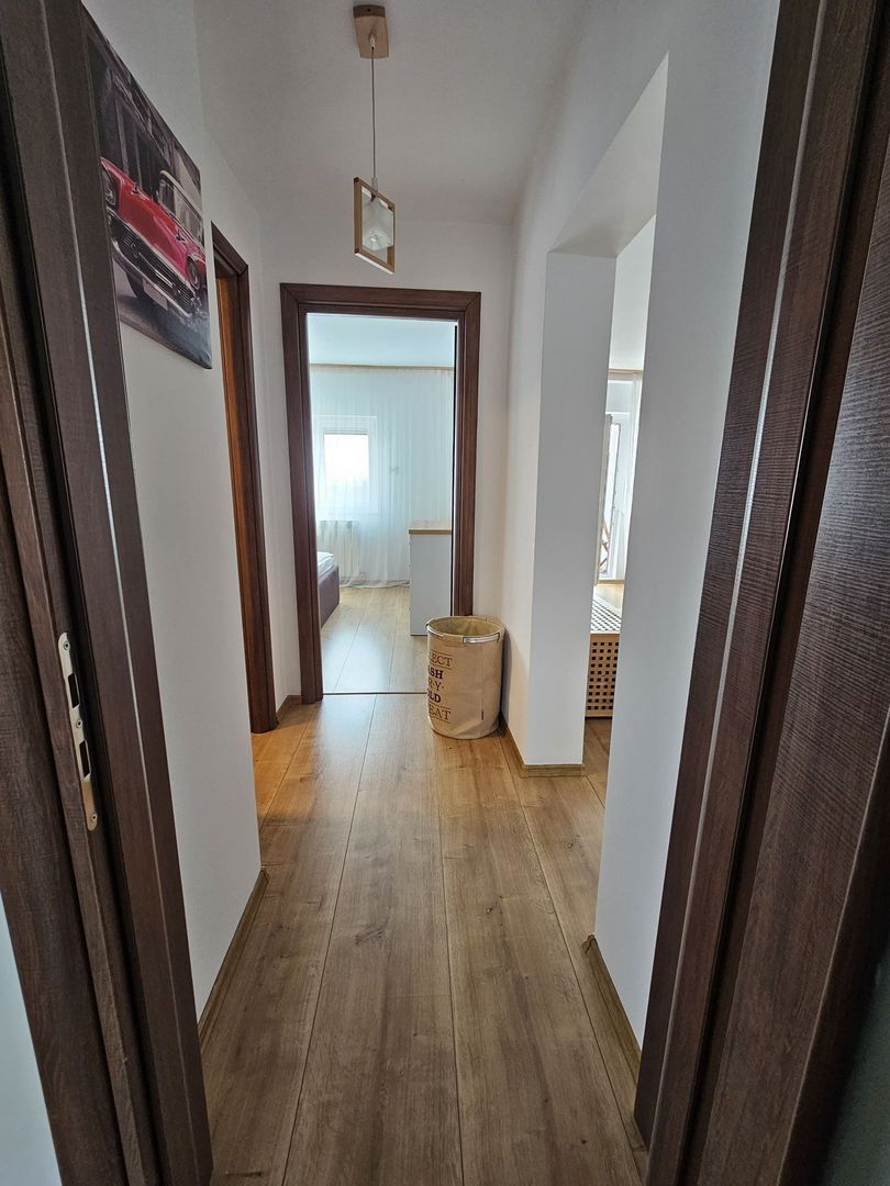 proximitate metrou , renovat + mobilat - Poză 1