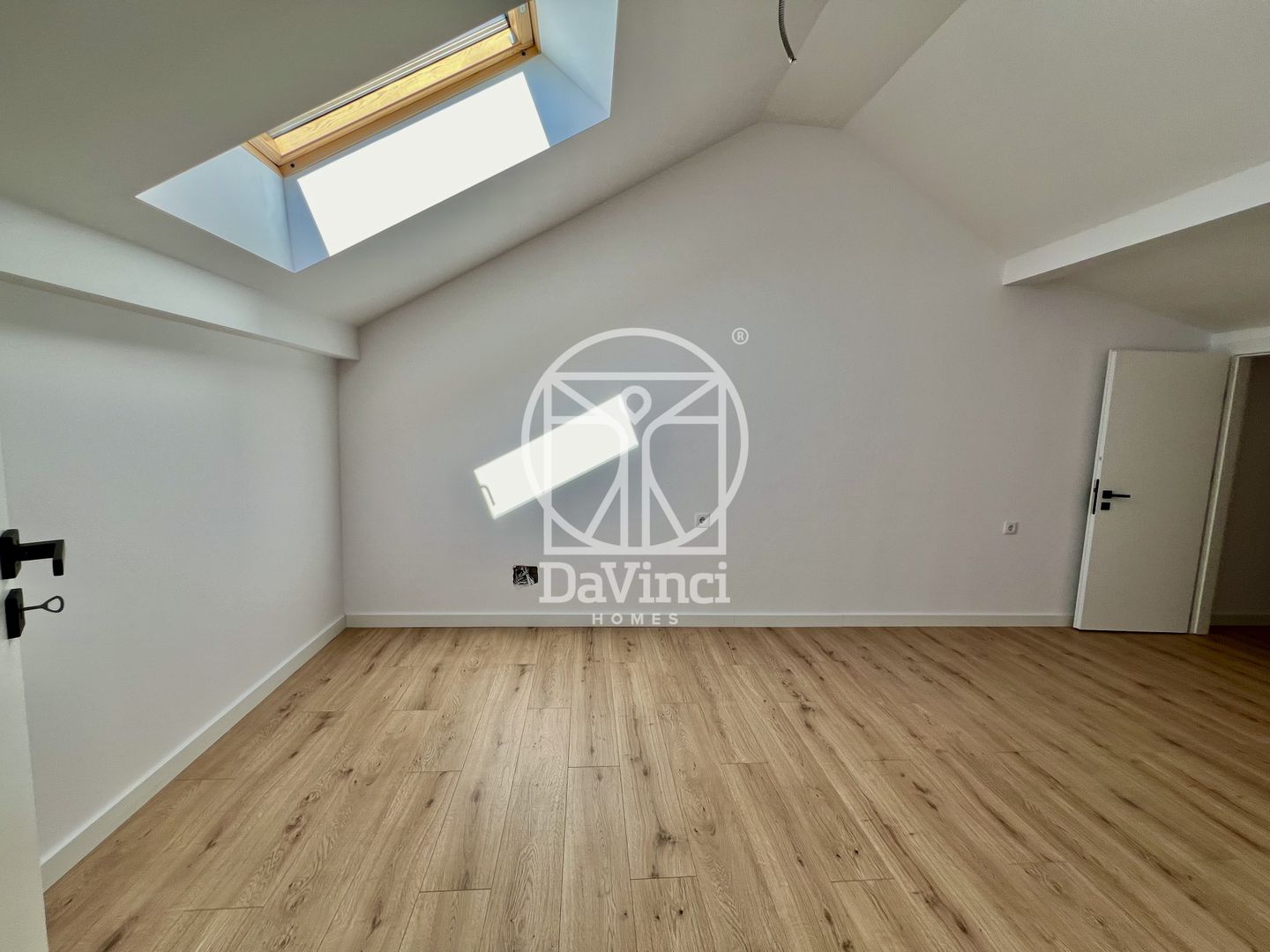 Penthouse 3 camere, 2 bai si dressing, intabulat, contoare (RV-50M-Da) - Poză 13