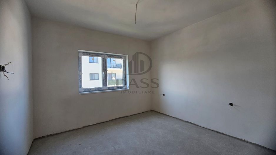 Apartament 3 camere 2 bai camara pe balcon si loc parcare Selimbar - Poză 1