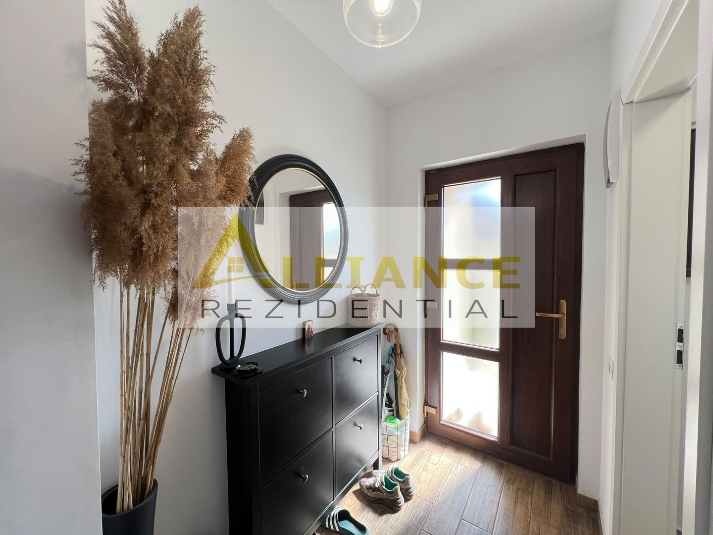 Duplex mobilat si utilat - 4 camere - Strada asfaltata-800 M de STV - Poză 7