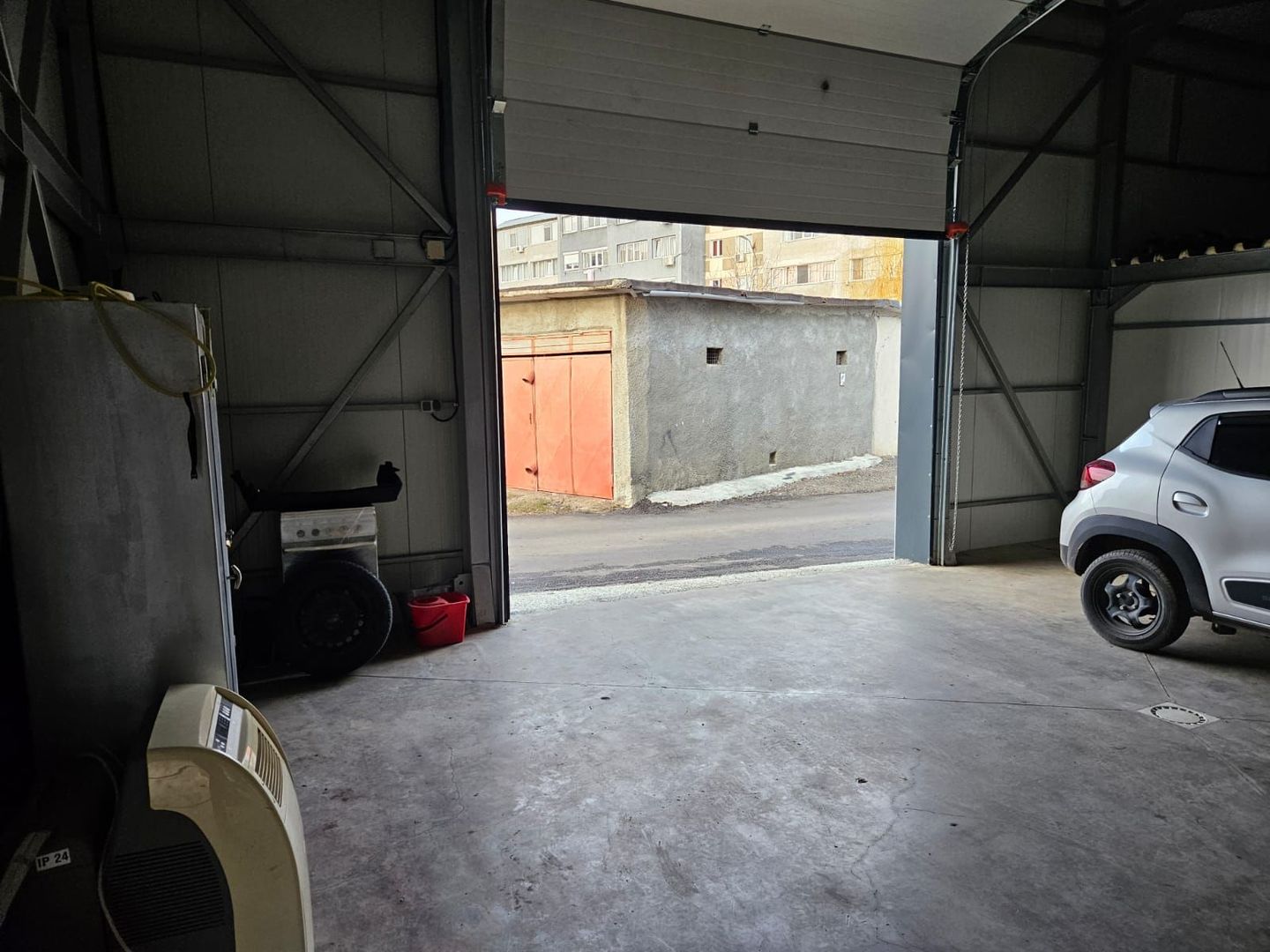 Inchiriere Hala noua, 70 mp Razboieni - Poză 5