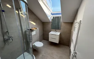 Langa mijloc de transport. 1 loc de parcare in CF. TVA 21% inclus. - Poză 16