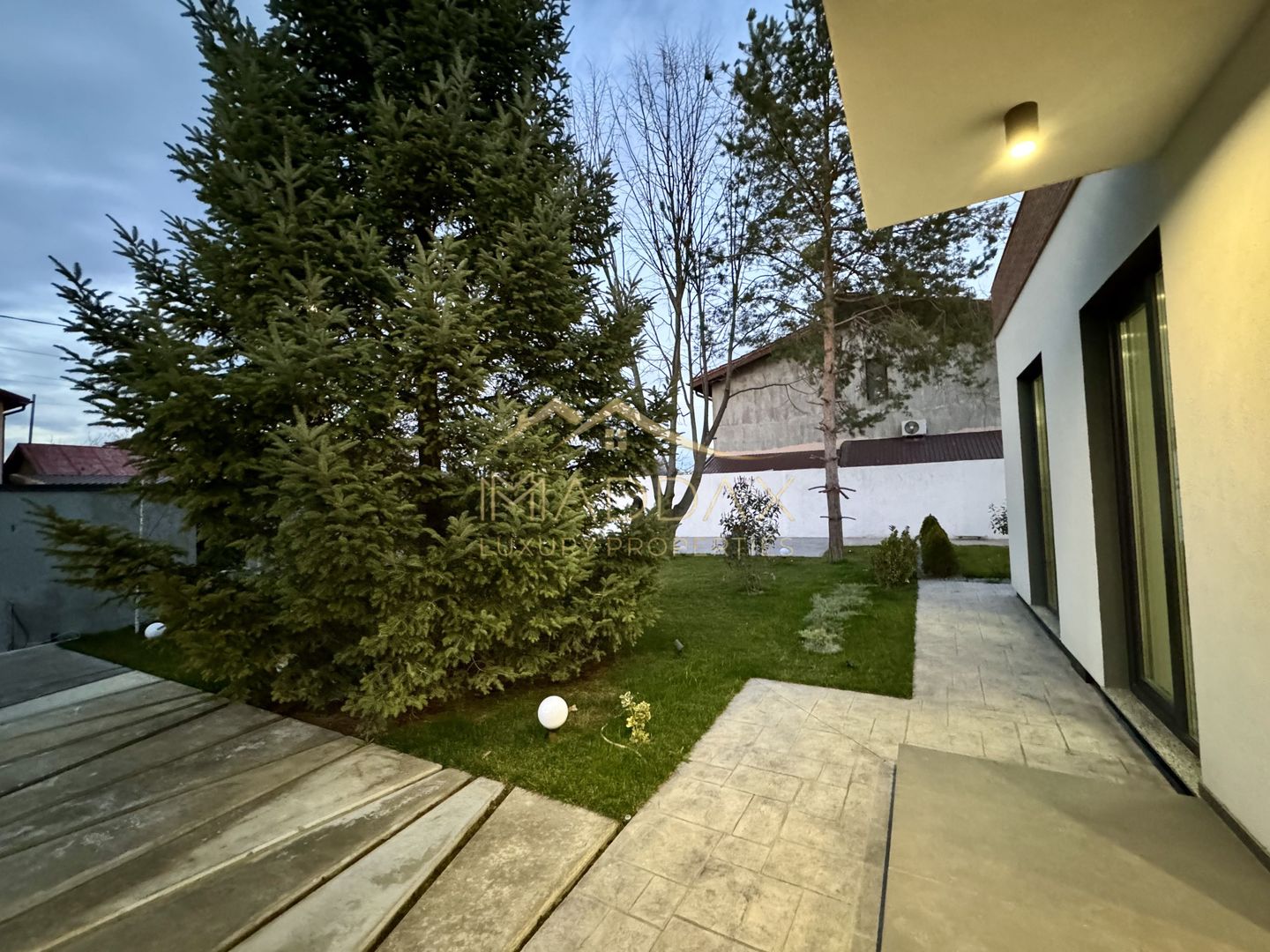 Vila cu 5 camere // * 565 mp gradina* // Tunari - Poză 78