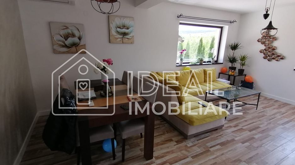 Casa moderna cu 4 camere, La  CHEIE in Poplaca - Poză 8