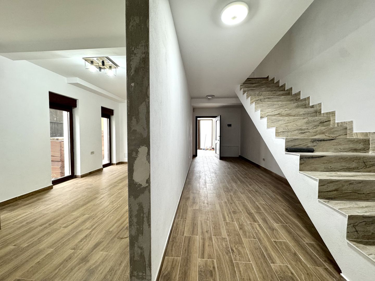 Duplex spațios, prima închiriere, in zona Lunei - Poză 9