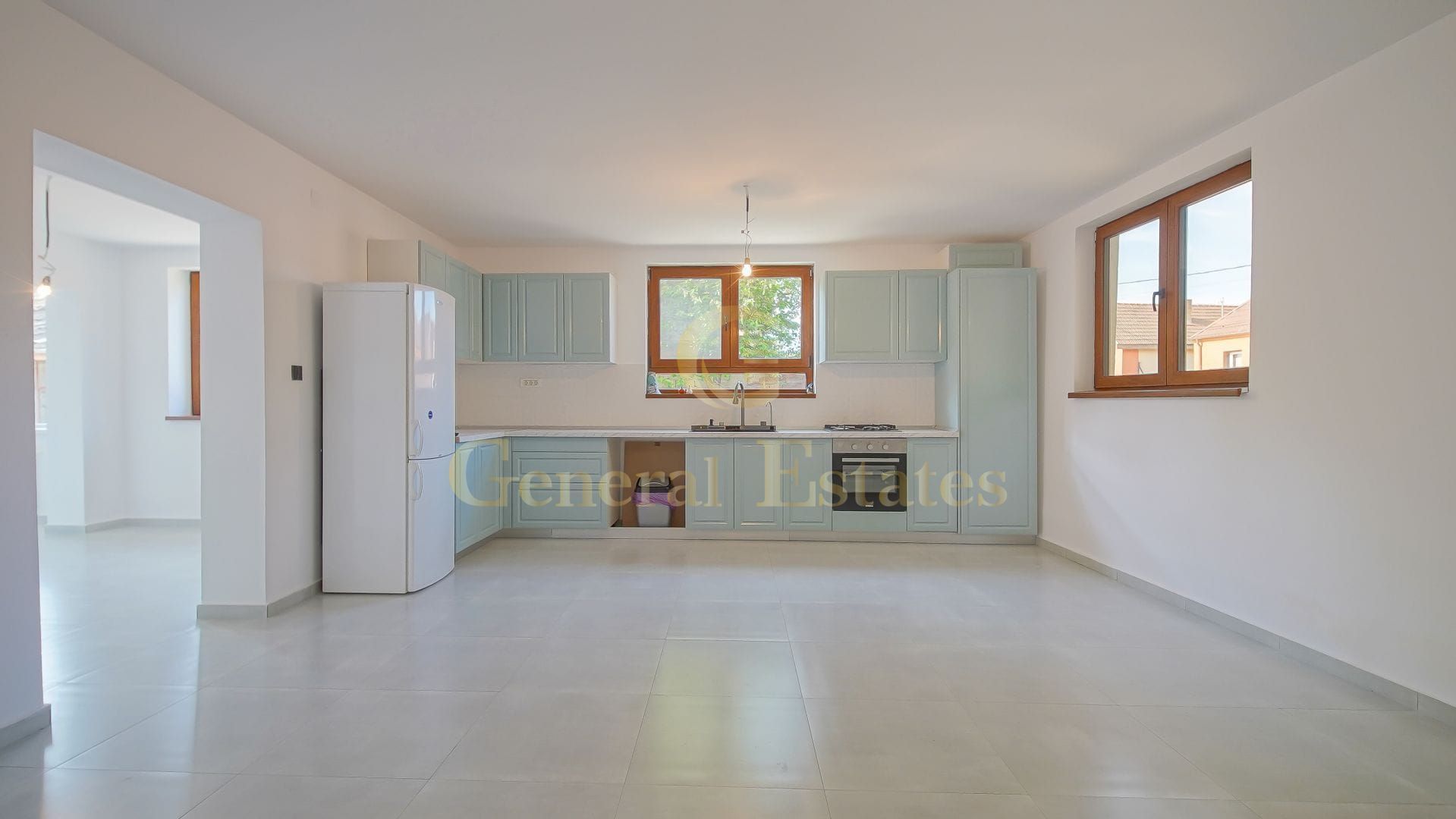 Casa perfecta cu grădină de 1100mp, acces la râu și transport in comun - Poză 1